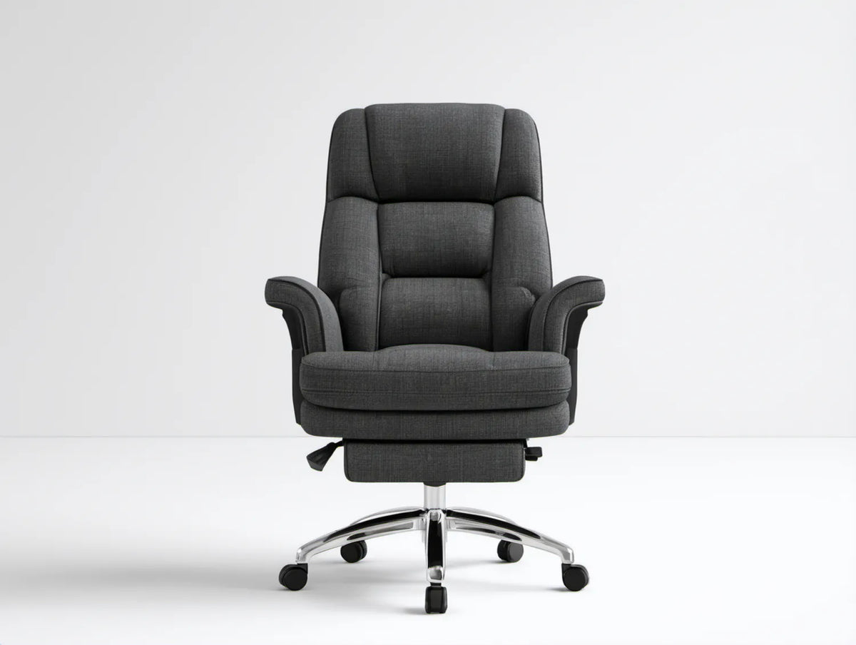 Szary ergonomiczny fotel biurowy obrotowy z podnóżkiem 68 x 70 x 112–122 cm