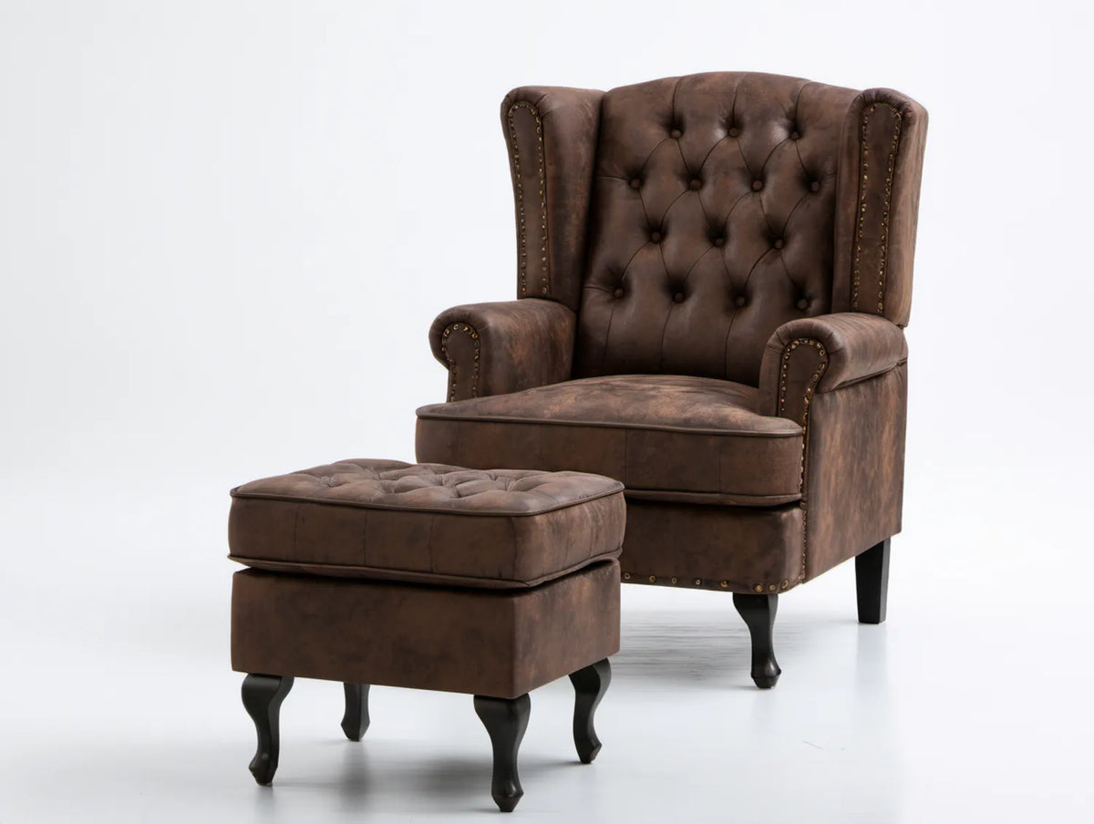 Brązowy fotel uszak Chesterfield z podnóżkiem ze skóry syntetycznej PU 85 x 90 x 105 cm